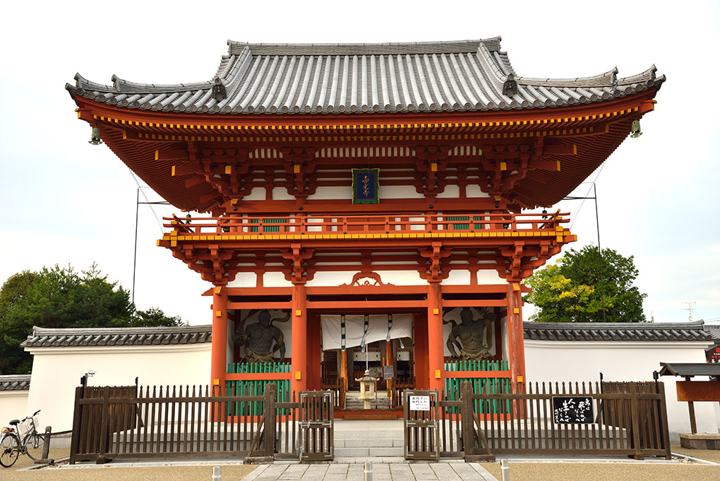 喜光寺南大門