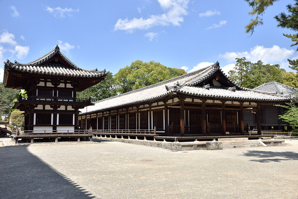 唐招提寺鼓楼と礼堂